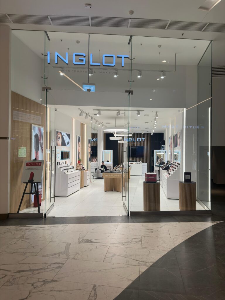 Inglot, Грозный Молл, Грозный